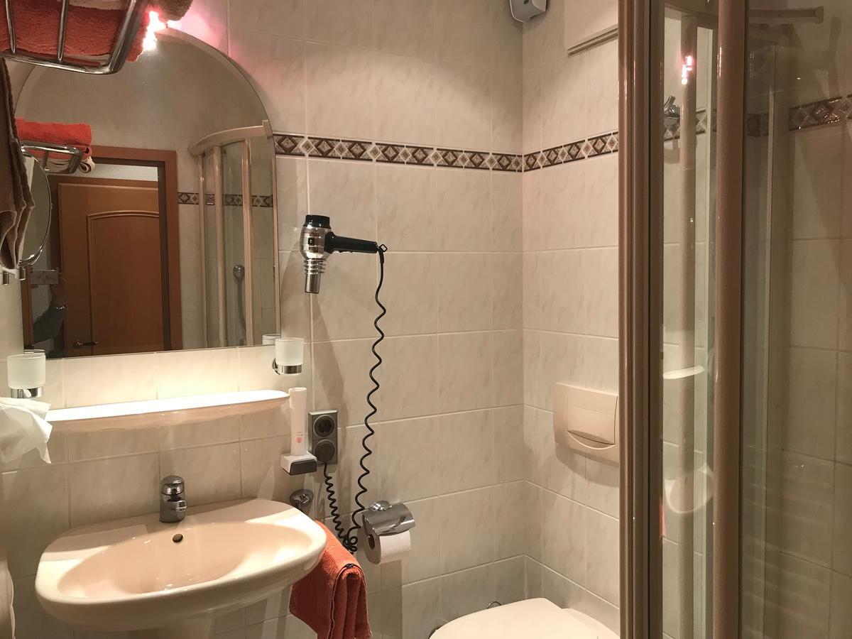 באד ברנק אים פיכטלגבירגה Gasthof & Hotel Goldener Hirsch מראה חיצוני תמונה