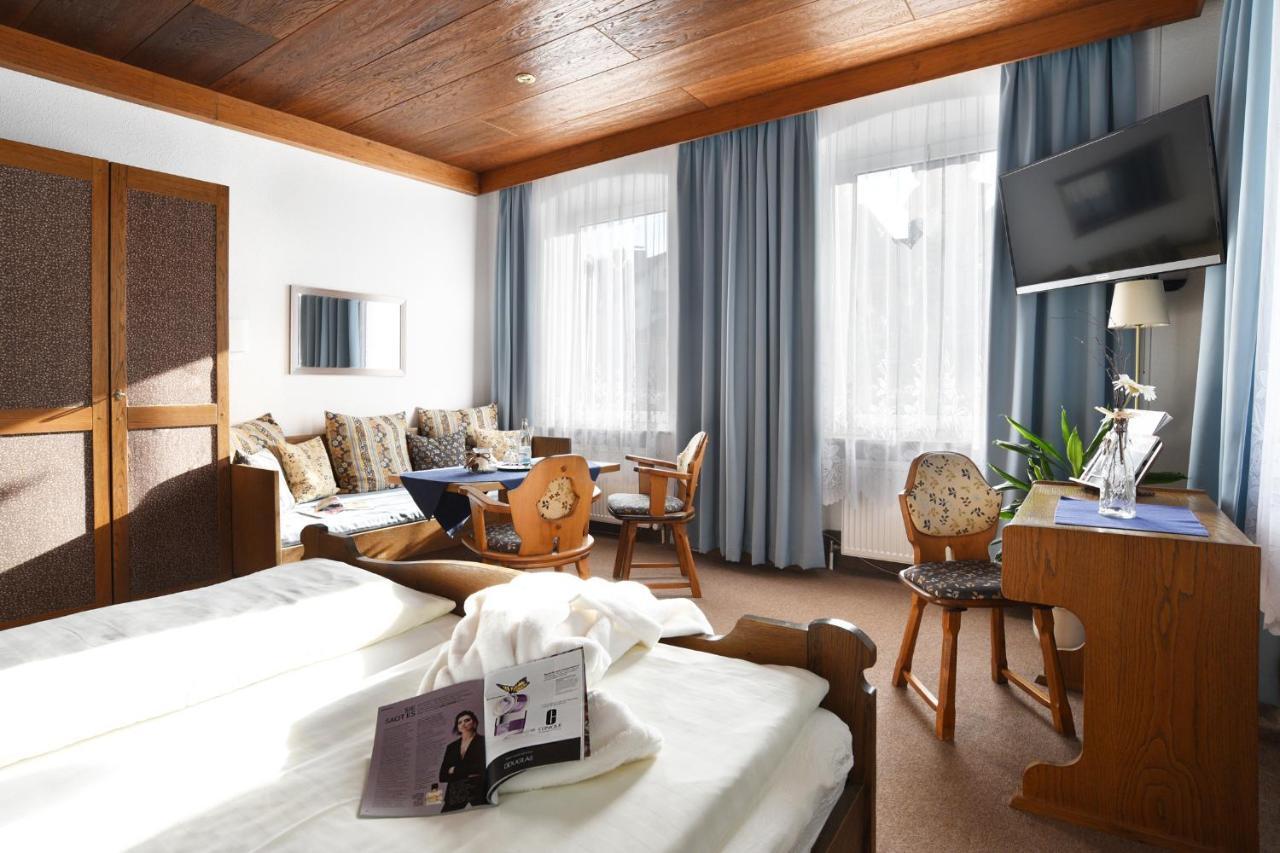 באד ברנק אים פיכטלגבירגה Gasthof & Hotel Goldener Hirsch מראה חיצוני תמונה